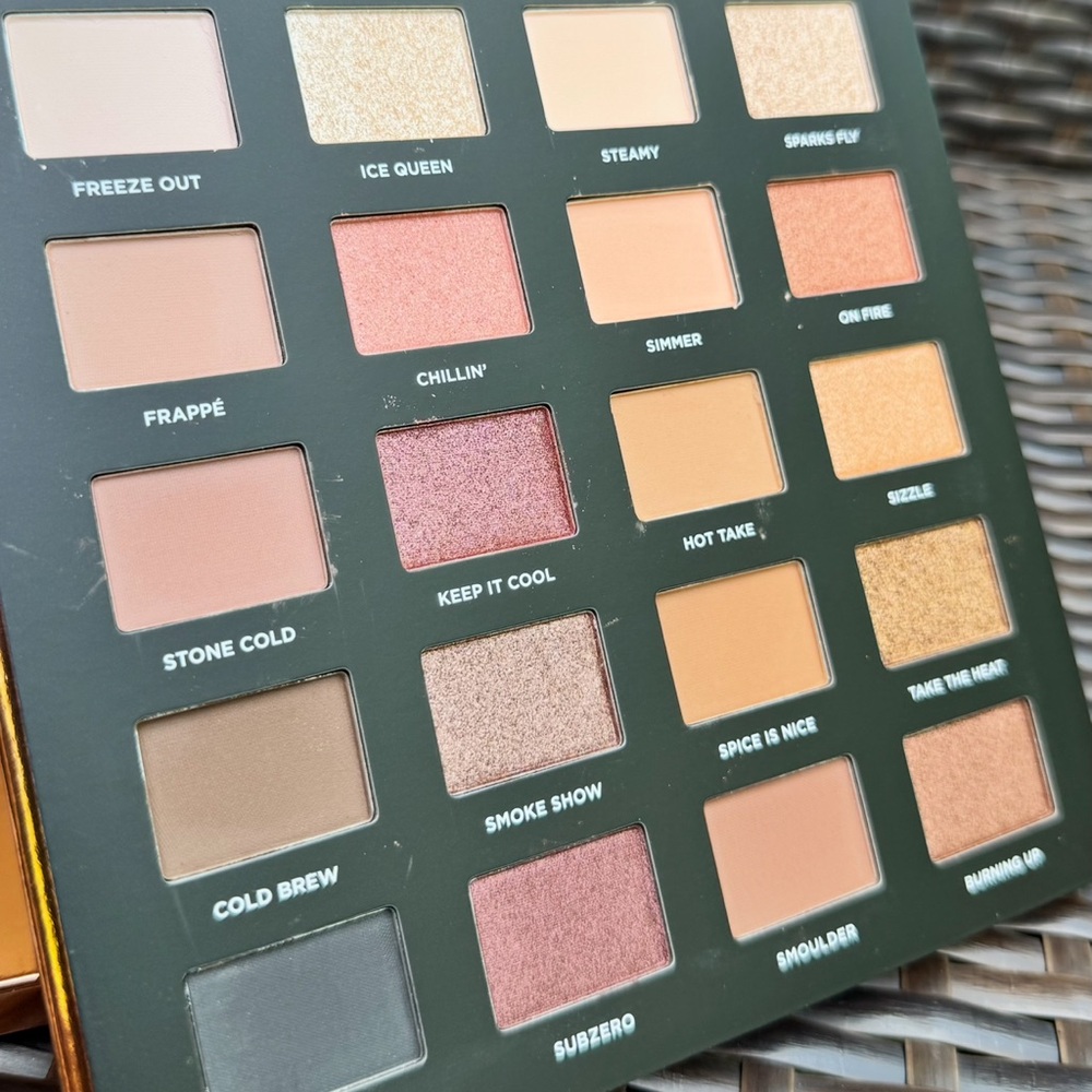 Iconic London ‘Hotting Up’ Eyeshadow Palette